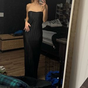 Elegant black dress/2K fashion look